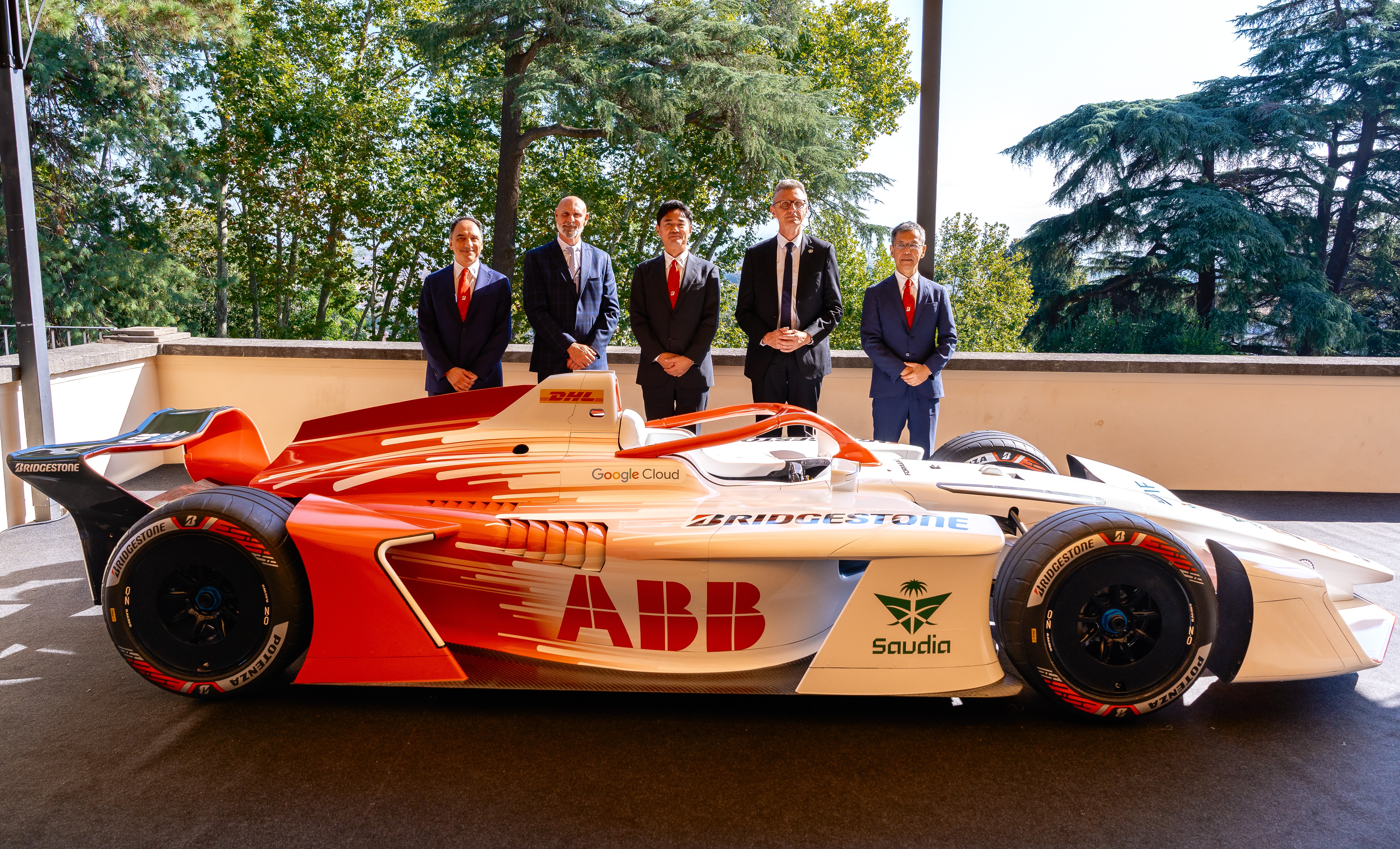 Bridgestone trở thành nhà cung cấp lốp chính thức cho giải vô địch thế giới ABB FIA Formula E, tiếp nối hành trình “Từ đường đua đến đường phố”